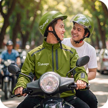 Tài xế HahaGo và khách hàng trong chuyến đi thành phố